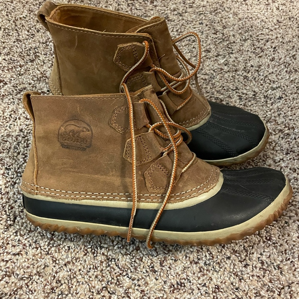 Sorel boots- women’s size 8. In good shape!